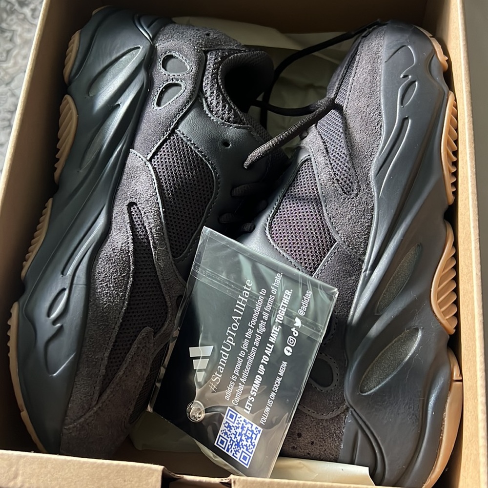 Yeezy Boost 700